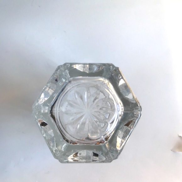 Gorgeous Clear Pressed Glass Vase Lovely Pattern - Picture 9 of 9